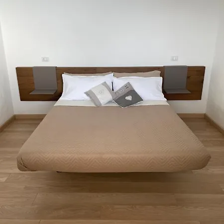 Varenna Hill Apartman Perledo